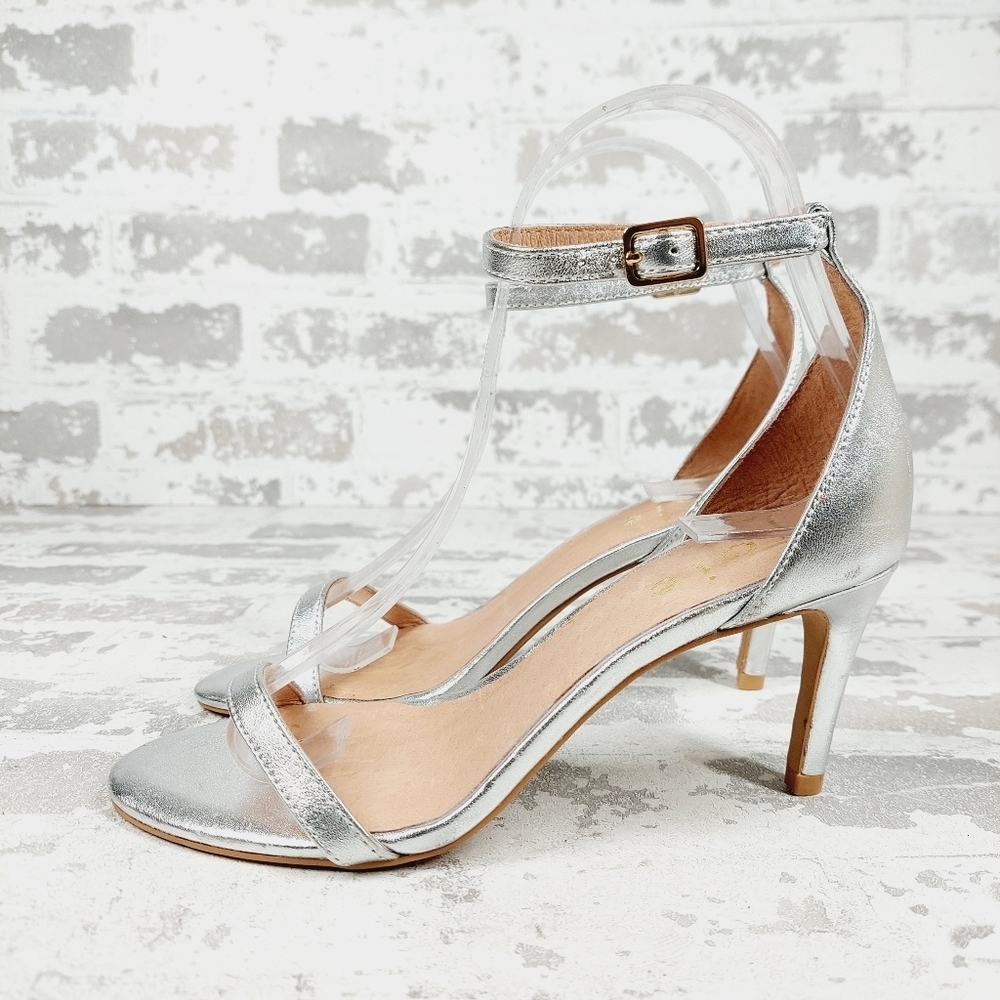 New Joie Maisie Silver Leather Ankle Strap Heeled Sandals T711